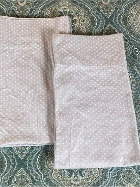 Raymond Waites Artisan Coll. pillow cases Light lavender w white Diamond